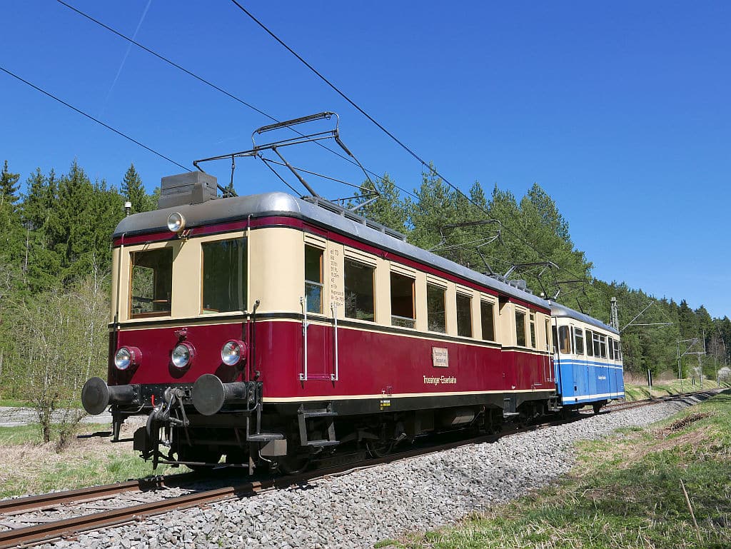 Sonderfahrten mit der historischen Trossinger Eisenbahn