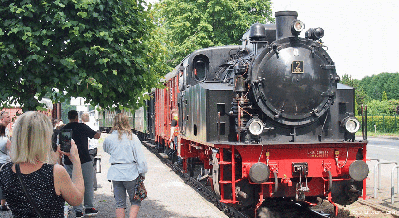 Mit dem Dampfzug durch Niedersachsen.