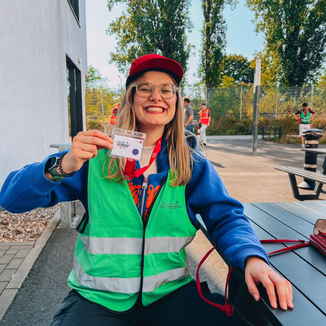 Influencerin @einzigartigeenya auf dem Tag der Schiene 2024