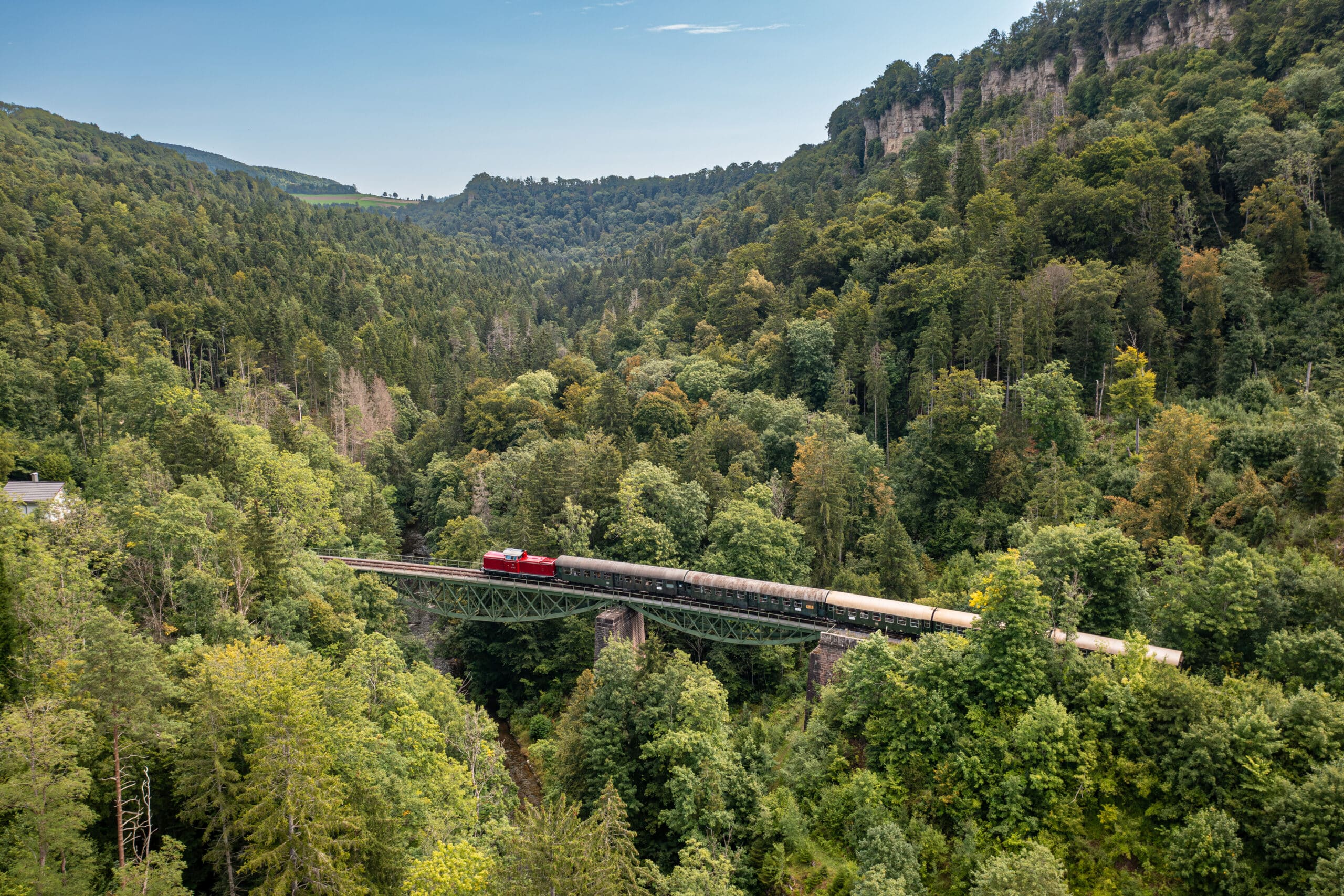 Mit dem Regionalverkehr über die „Sauschwänzlebahn“