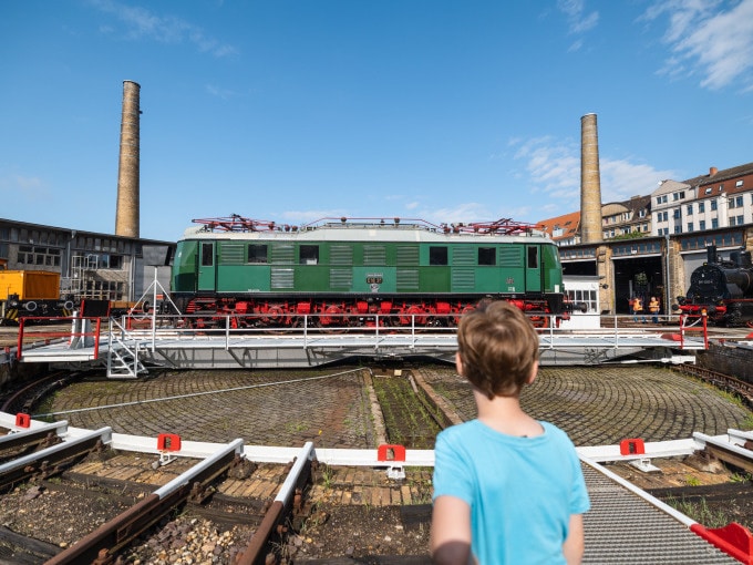 Historische Lokomotiven im DB Museum Halle bestaunen