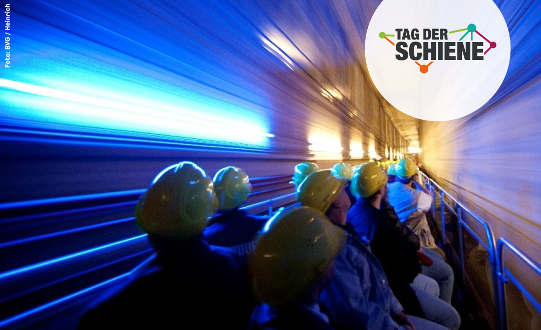 Beitragsbild: Menschen im BVG U-Bahn-Cabrio